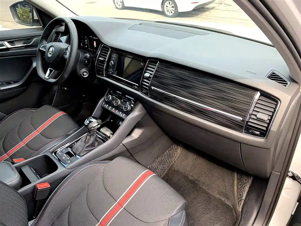 Skoda Kodiaq GT 2020 — фото 13
