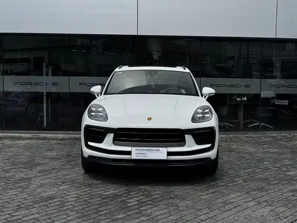 Porsche Macan 2025