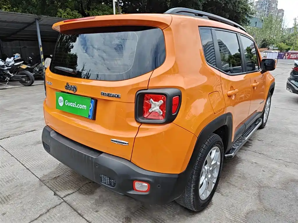 Jeep Renegade 2018 — фото 7
