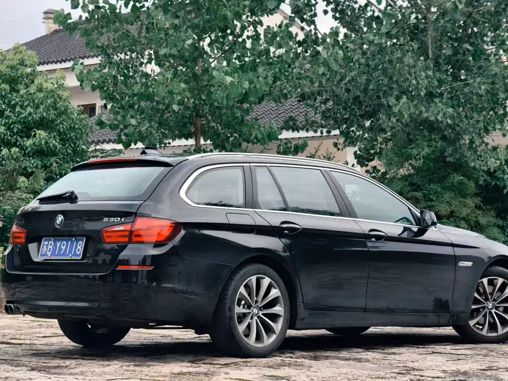 BMW 5 Series 2012