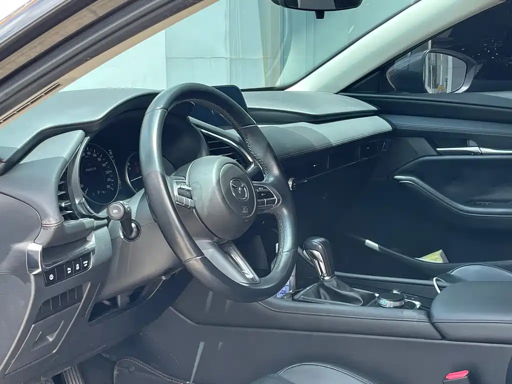 Mazda 3 Axela 2023