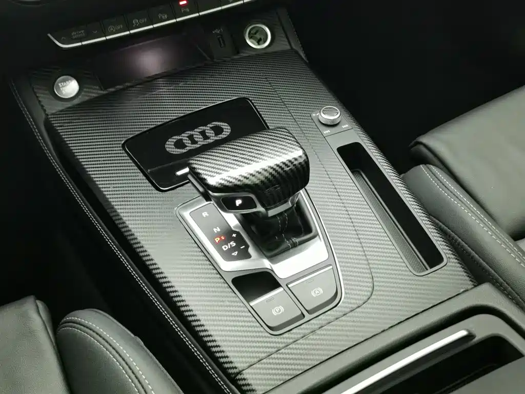 Audi Q5L 2022 — фото 13