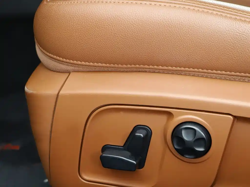 Maserati Ghibli 2019 — фото 17