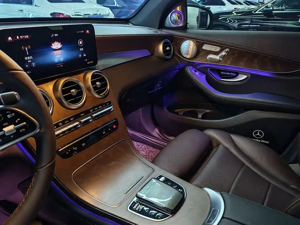Mercedes-Benz GLC 2020 — фото 14
