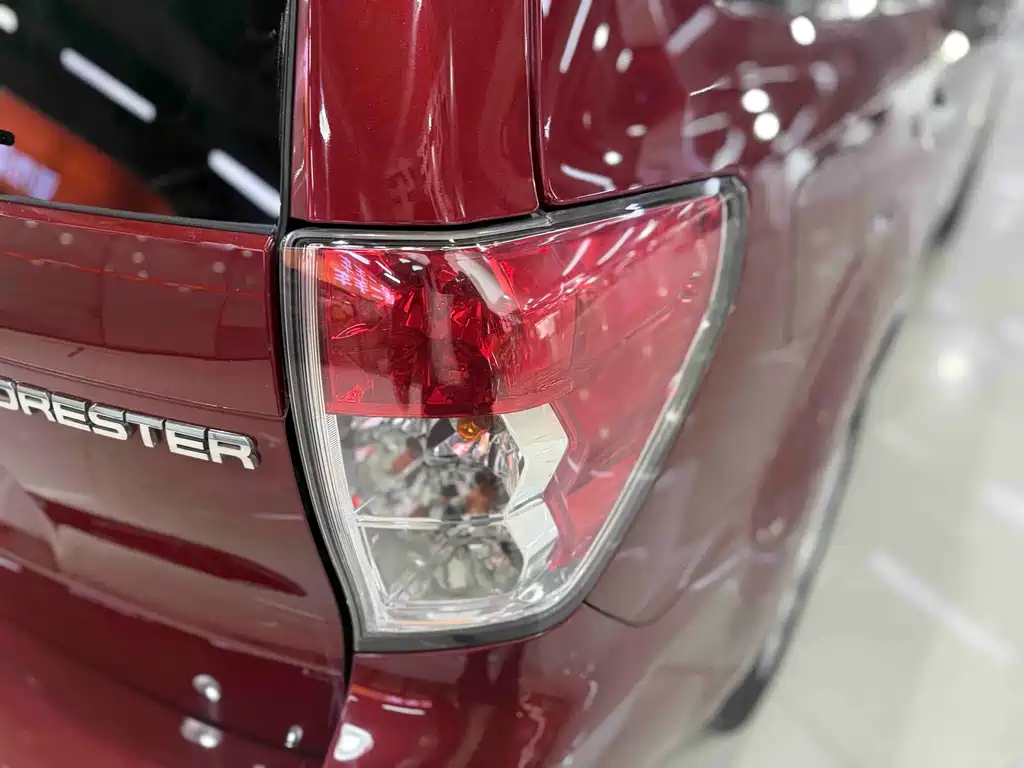 Subaru Forester 2011 — фото 21