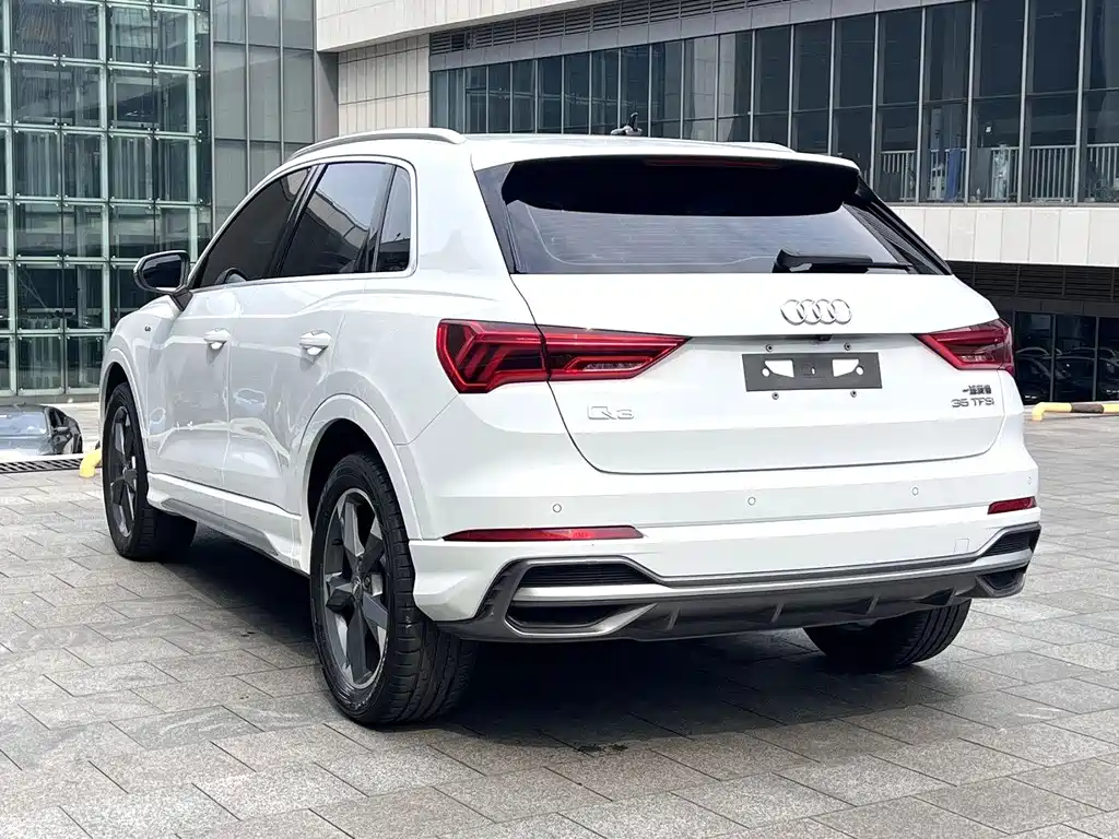 Audi Q3 2020 — фото 9