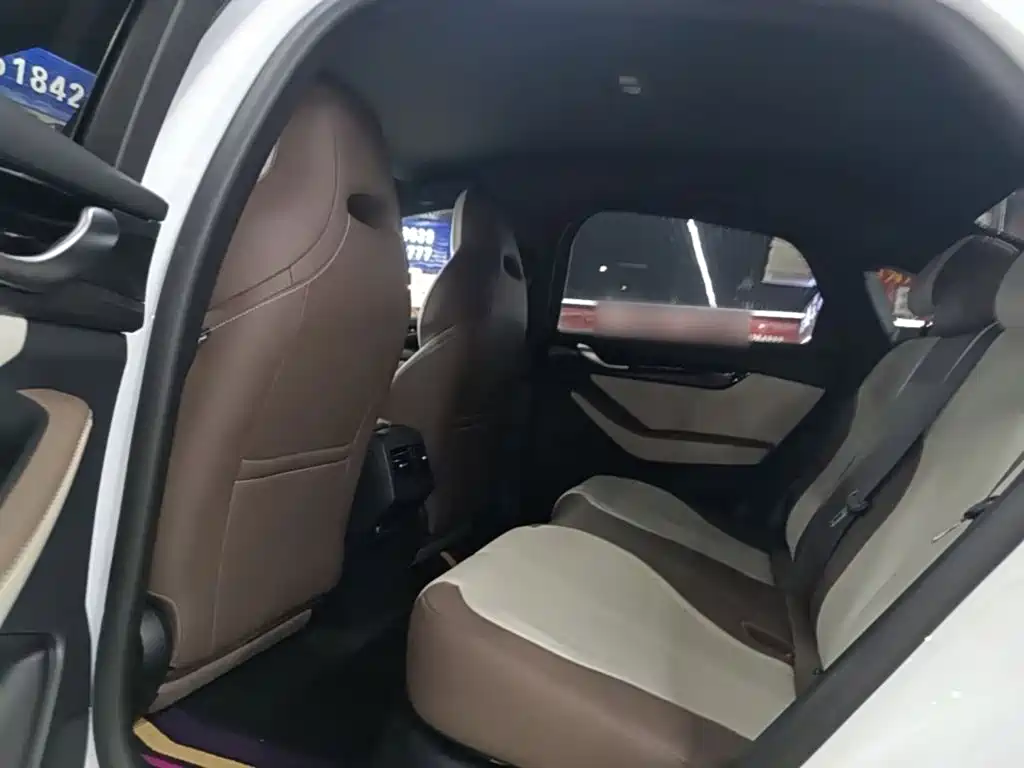 BYD Qin PLUS 2025 — фото 17