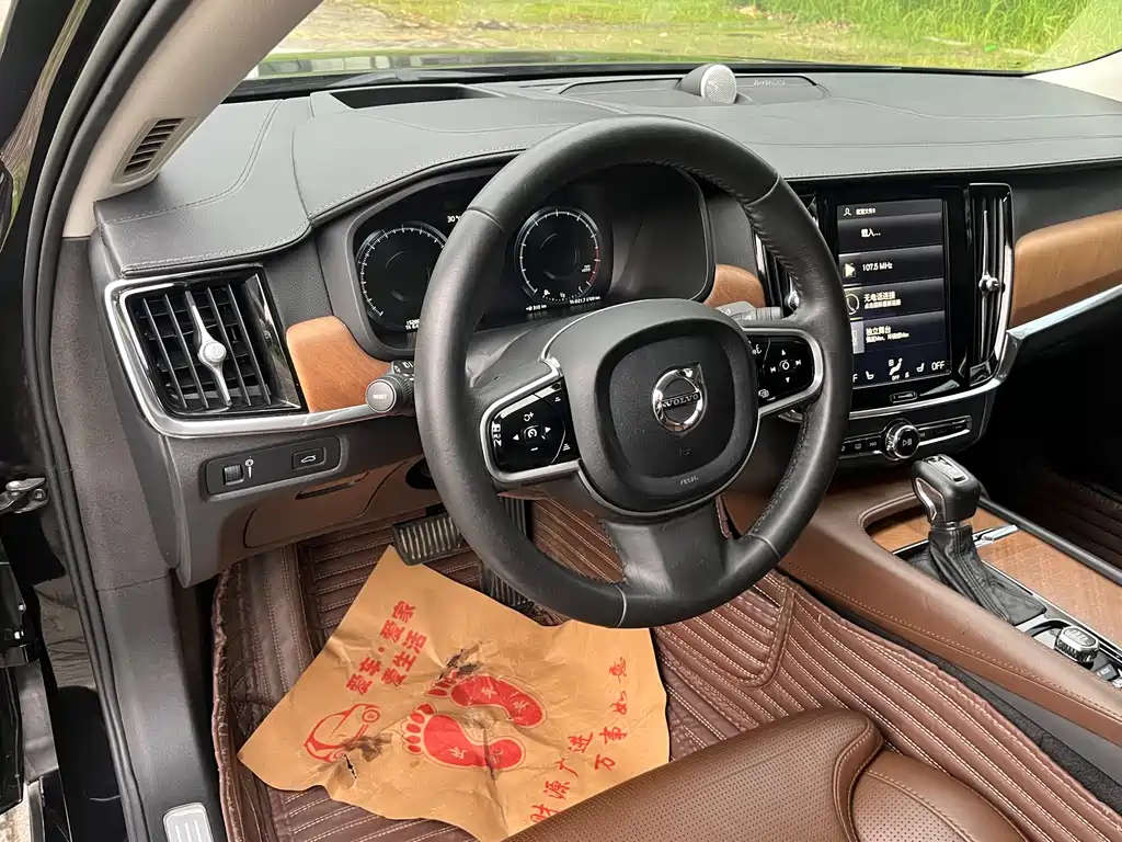 Volvo S90 2018 — фото 13
