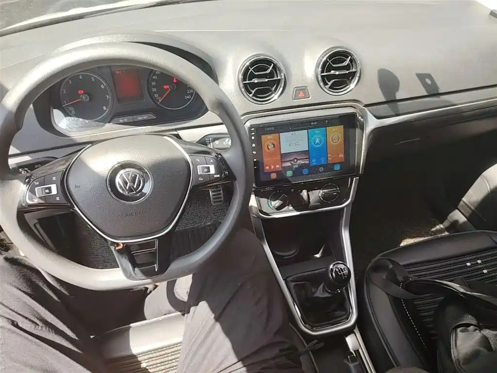 Volkswagen Jetta 2019 — фото 10