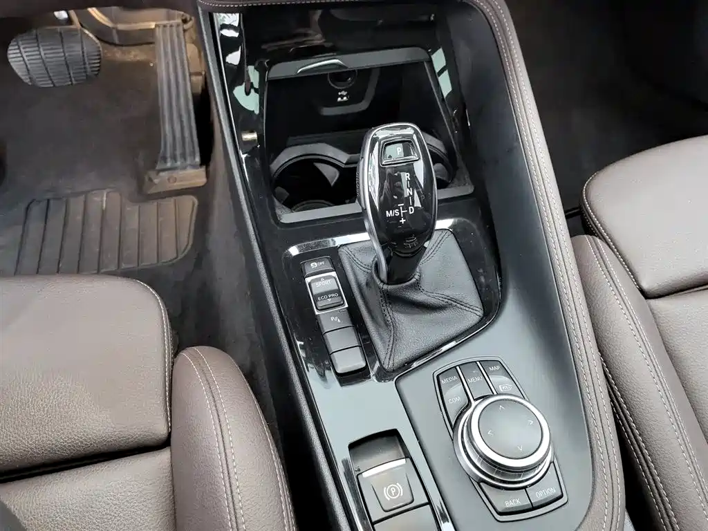 BMW X2 2023 — фото 13