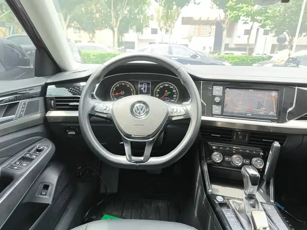 Volkswagen Passat 2019 — фото 11