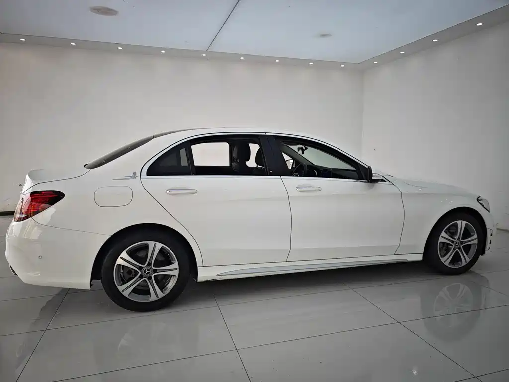 Mercedes-Benz C-Class 2019 — фото 26