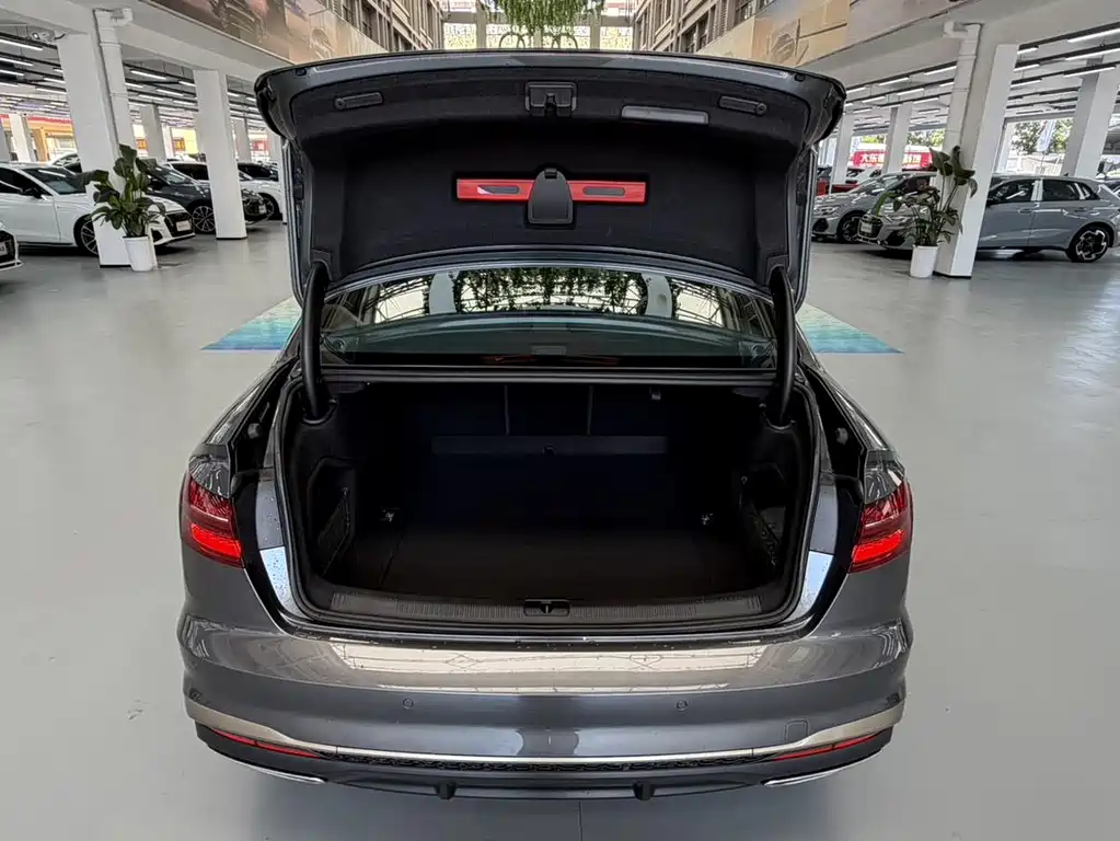 Audi A4L 2024