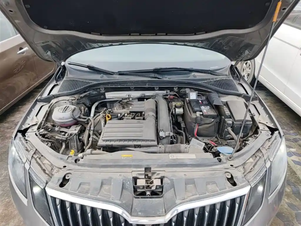 Skoda Octavia 2018 — фото 20