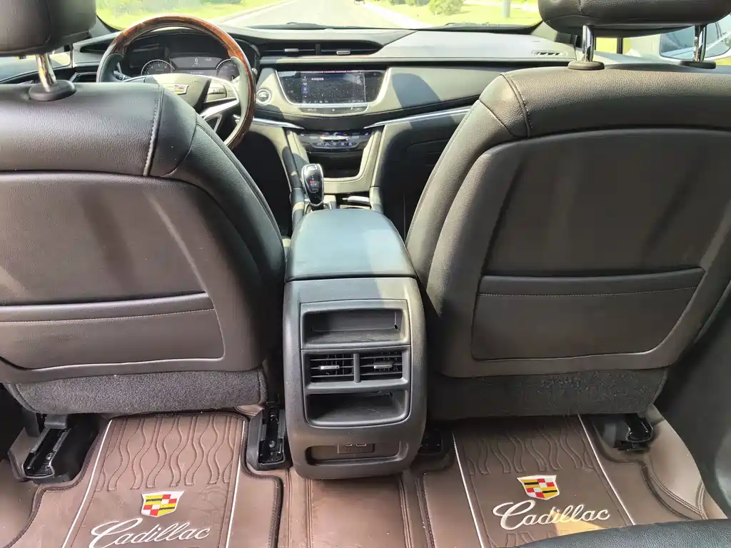 Cadillac XT5 2020 — фото 19