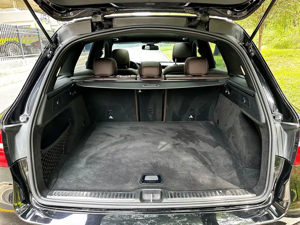 Mercedes-Benz GLC 2018 — фото 11