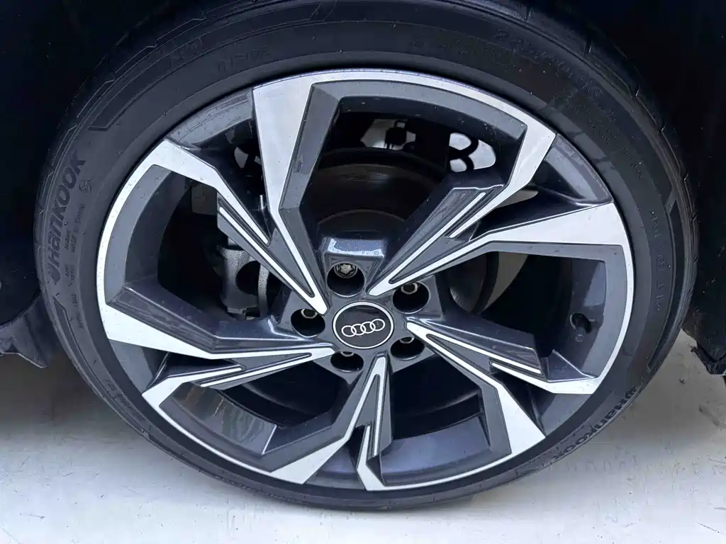 Audi A3 2023 — фото 22
