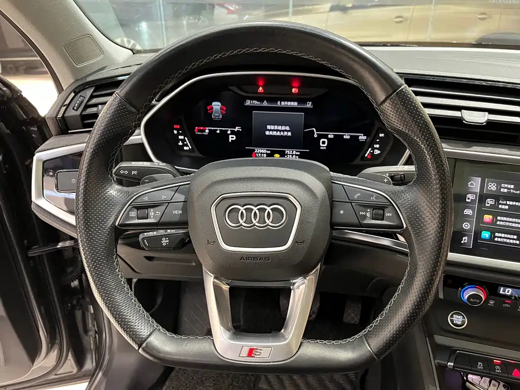 Audi Q3 Sportback 2022 — фото 13