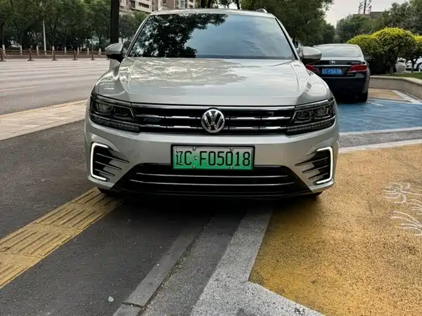 Volkswagen Tiguan L Plug-In Hybrid 2020