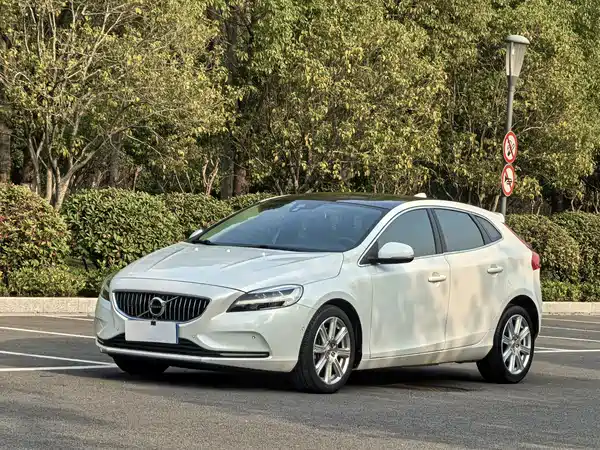Volvo V40 2017