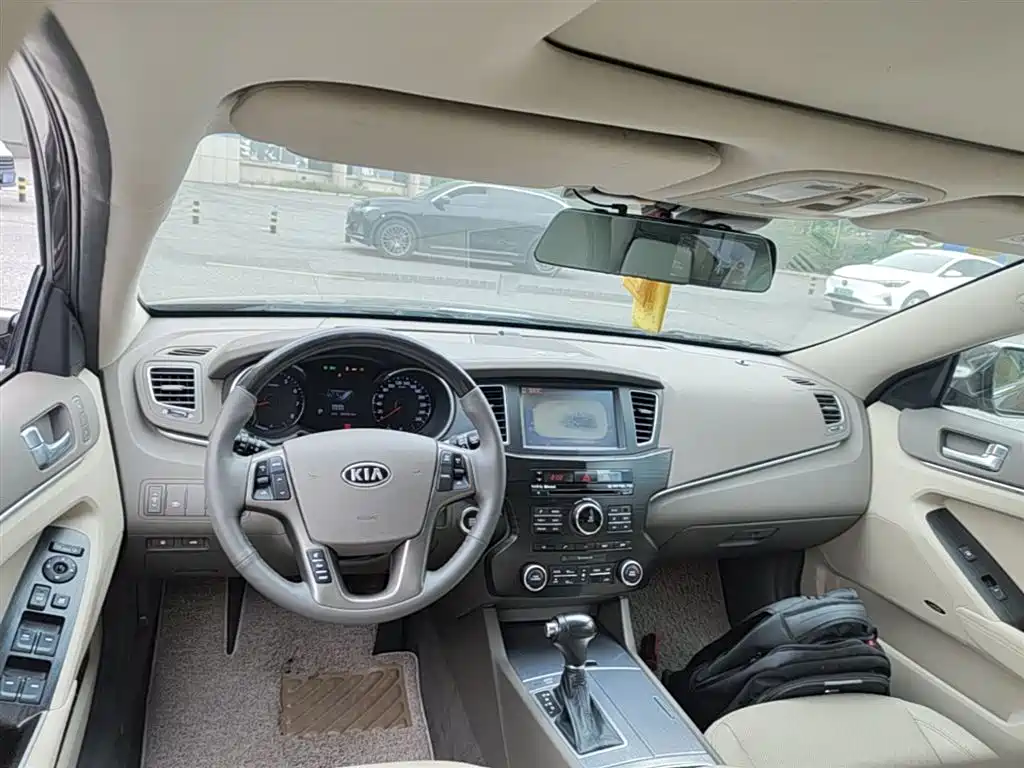 Kia Cadenza 2016 — фото 10