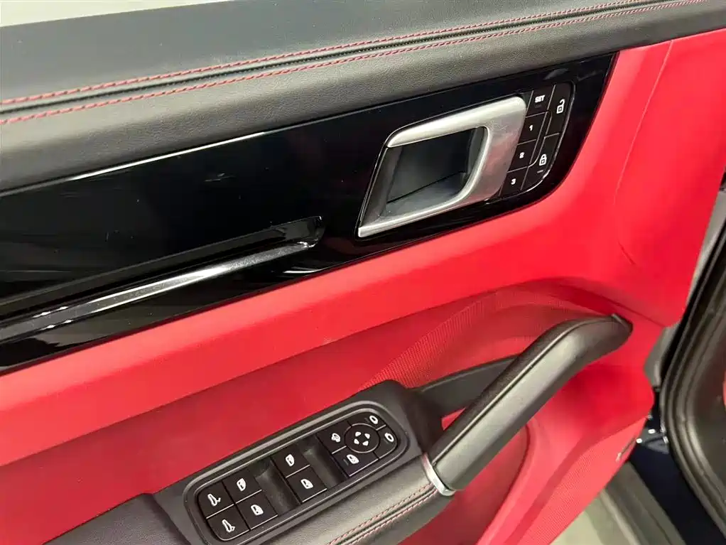 Porsche Cayenne 2022 — фото 16