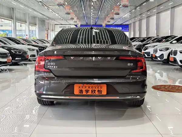 Volvo S90 2024