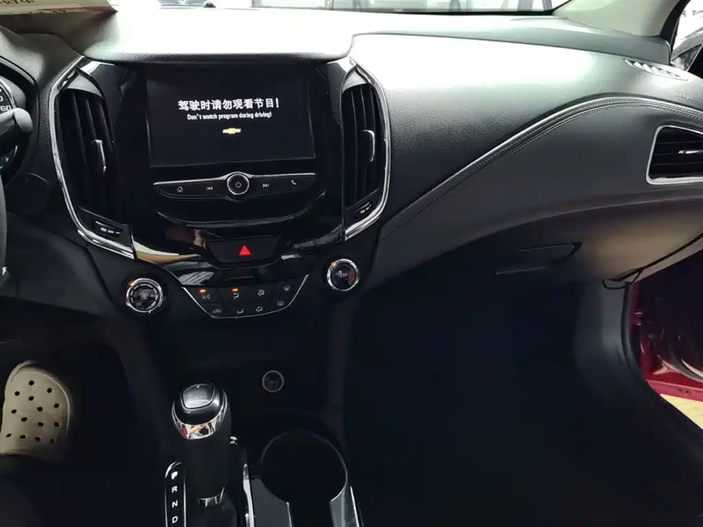Chevrolet Cruze 2018 — фото 13