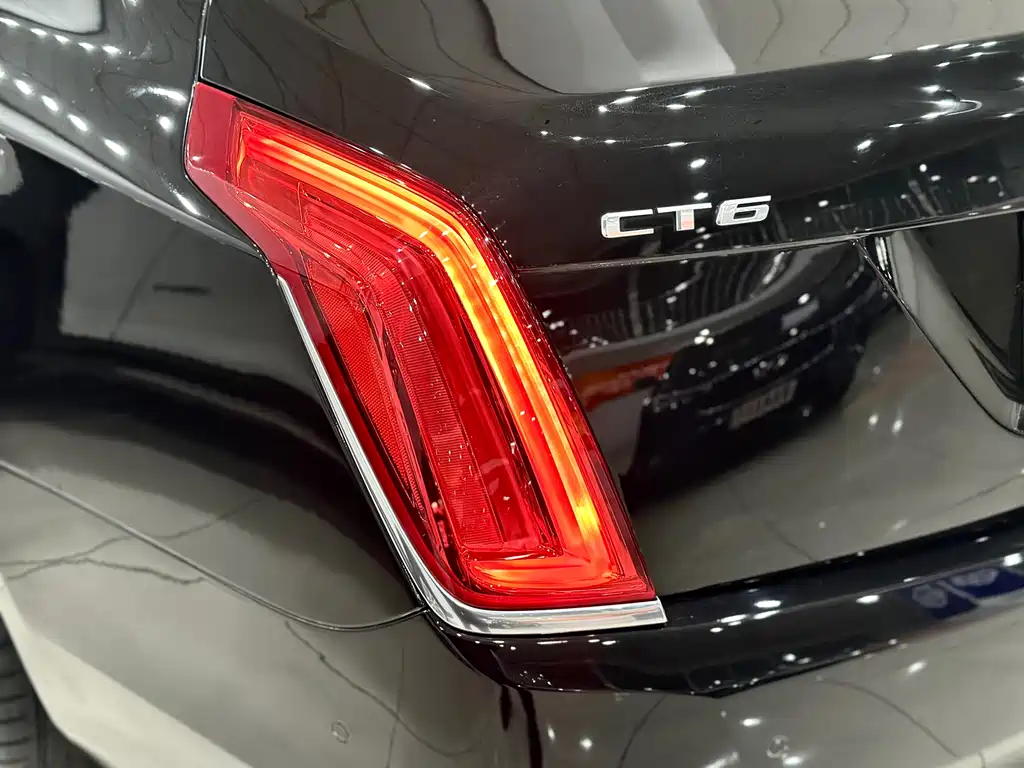 Cadillac CT6 2016 — фото 31