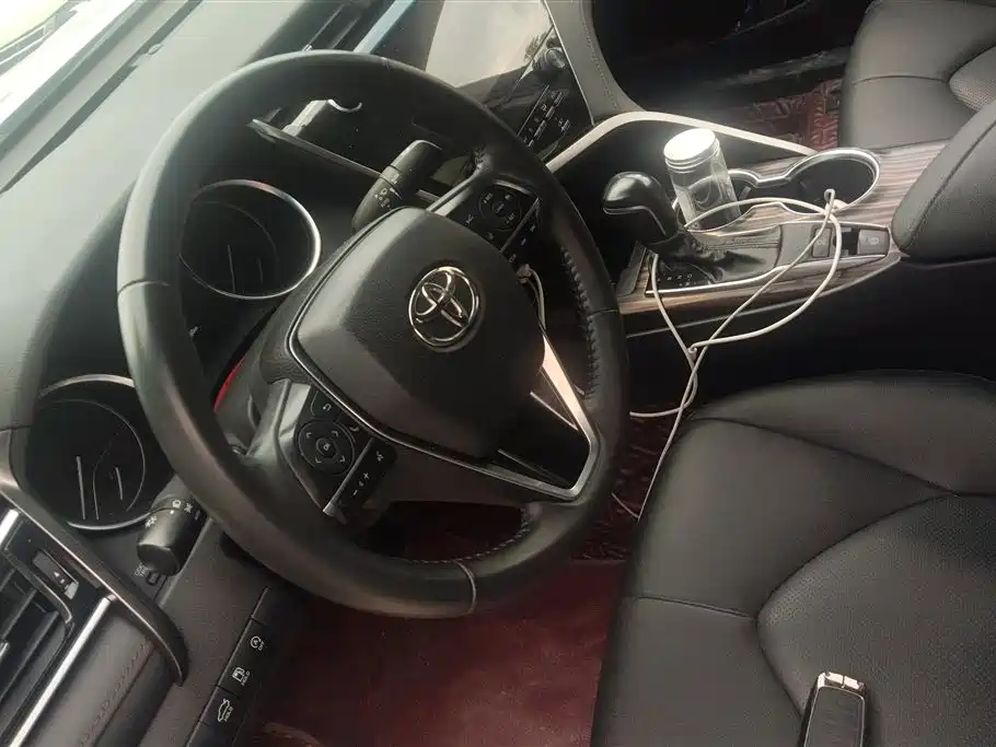 Toyota Camry 2020 — фото 15