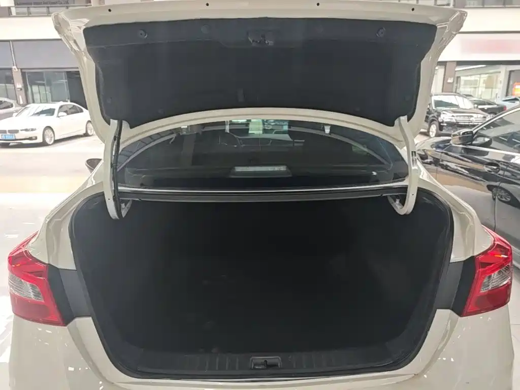 Nissan Sylphy 2023 — фото 19
