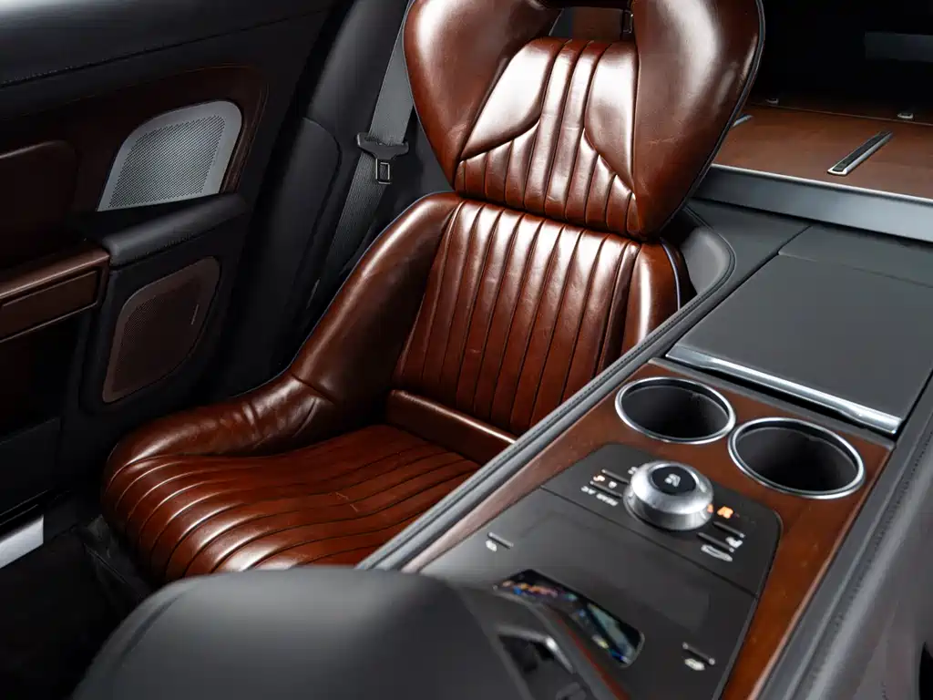 Aston Martin Rapide 2013 — фото 16