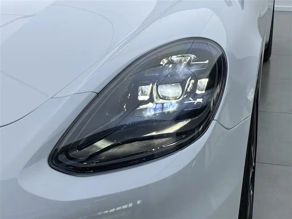 Porsche Panamera 2019 — фото 30