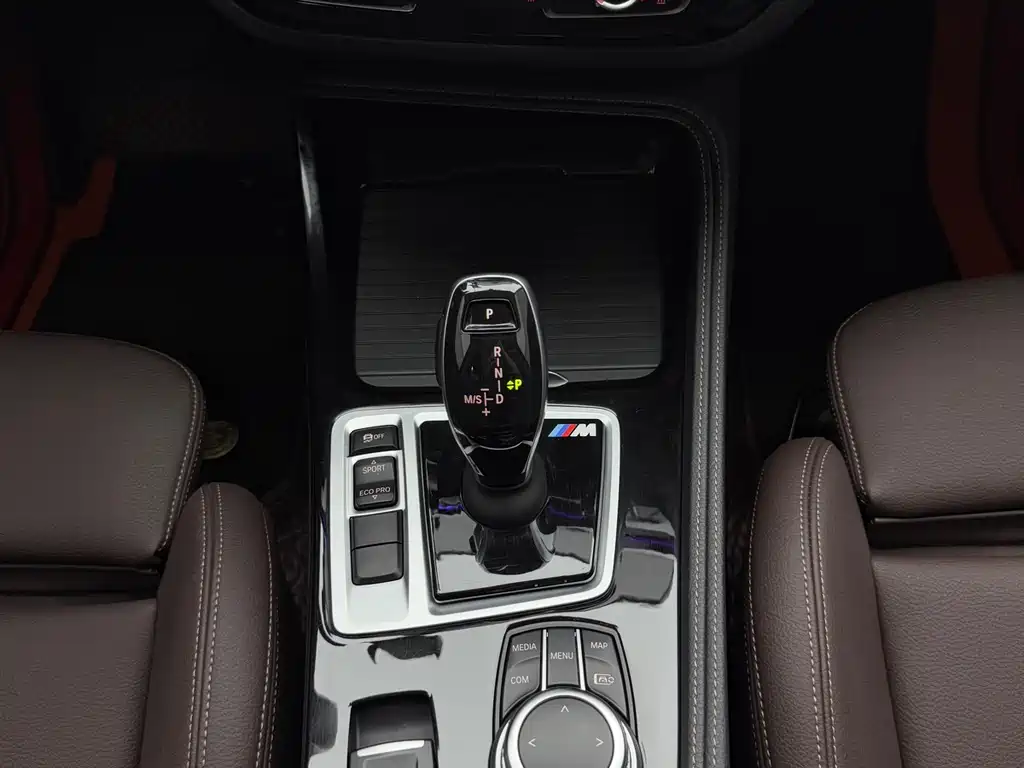 BMW 1 Series 2021 — фото 14
