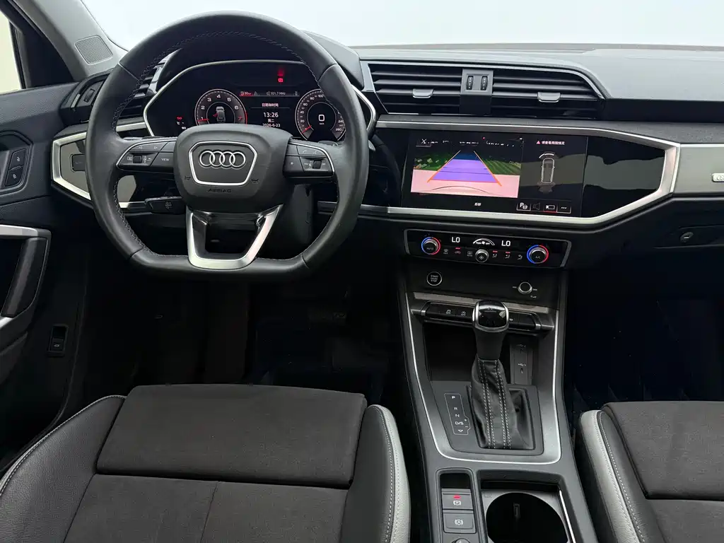 Audi Q3 2025 — фото 10