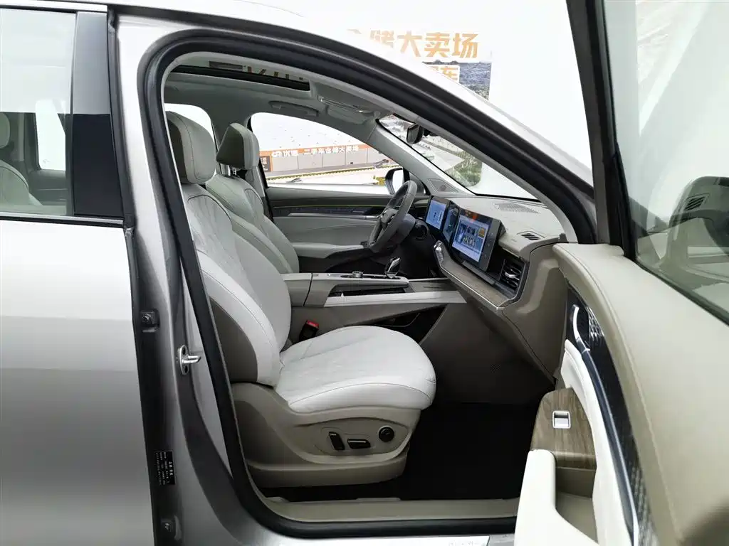 Roewe RX9 2023 — фото 23