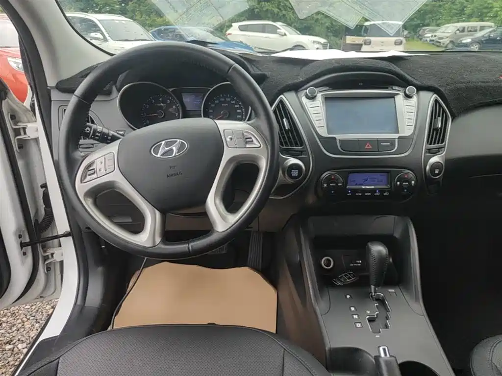 Hyundai ix35 2014 — фото 10