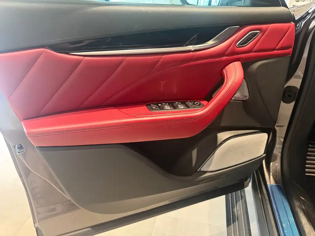 Maserati Levante 2021 — фото 18