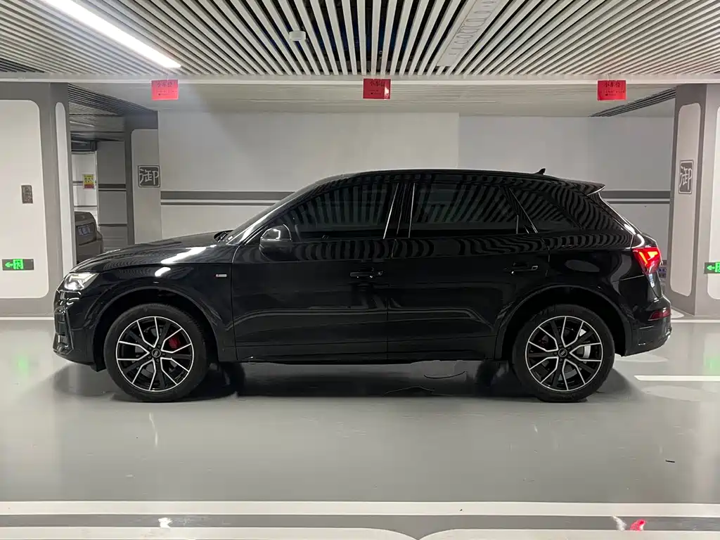 Audi Q5L 2025 — фото 25