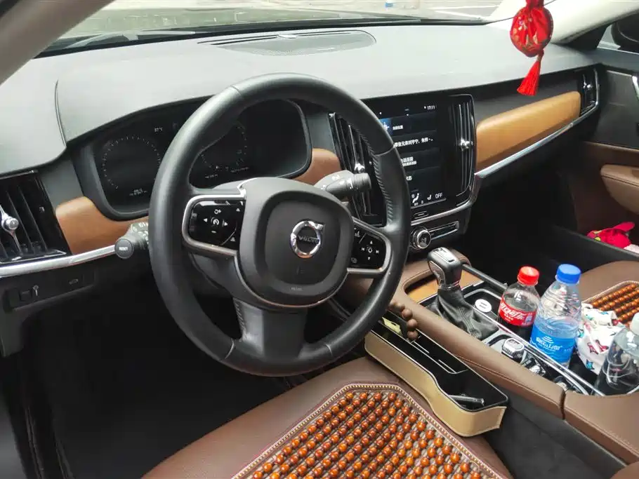 Volvo S90 2018 — фото 12
