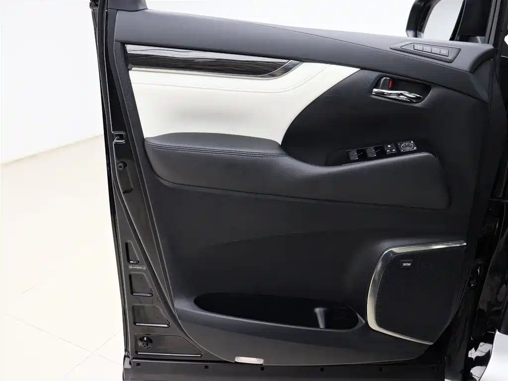 Lexus LM 2022