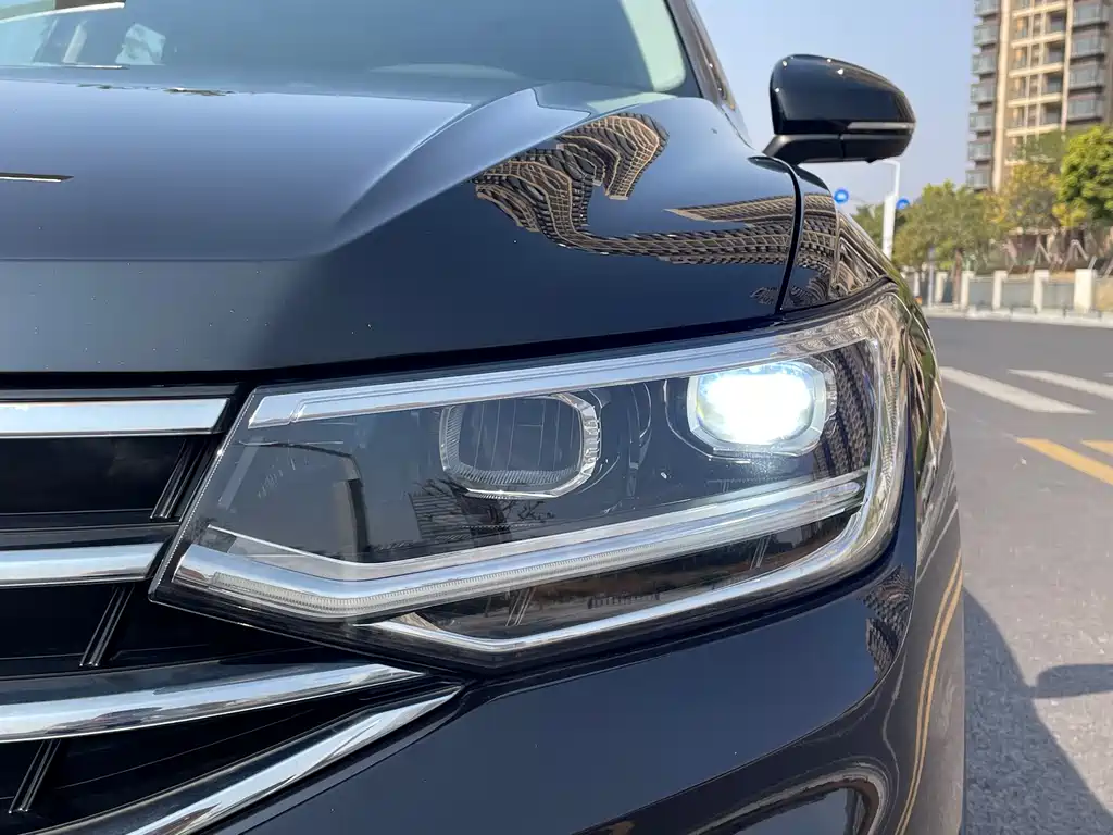 Volkswagen Tiguan L 2021 — фото 9