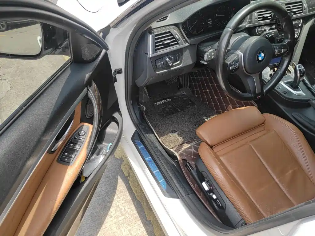 BMW 3 Series 2018 — фото 14