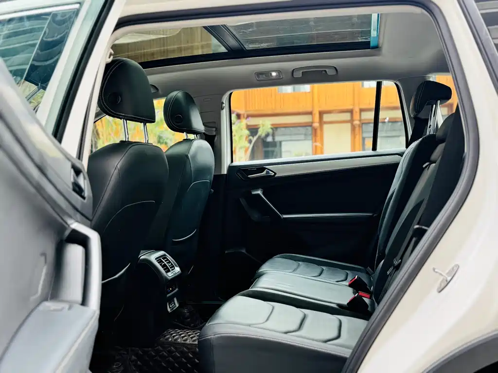 Volkswagen Tiguan L 2018 — фото 12