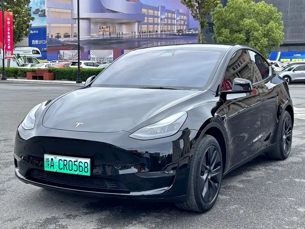Tesla Model Y 2023 — фото 1