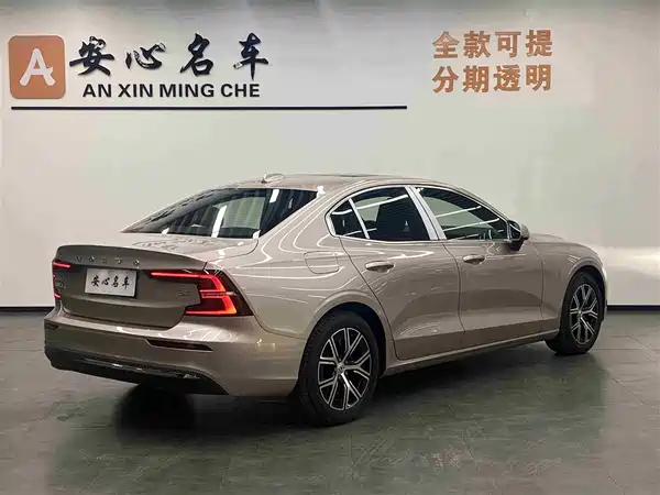 Volvo S60 2025
