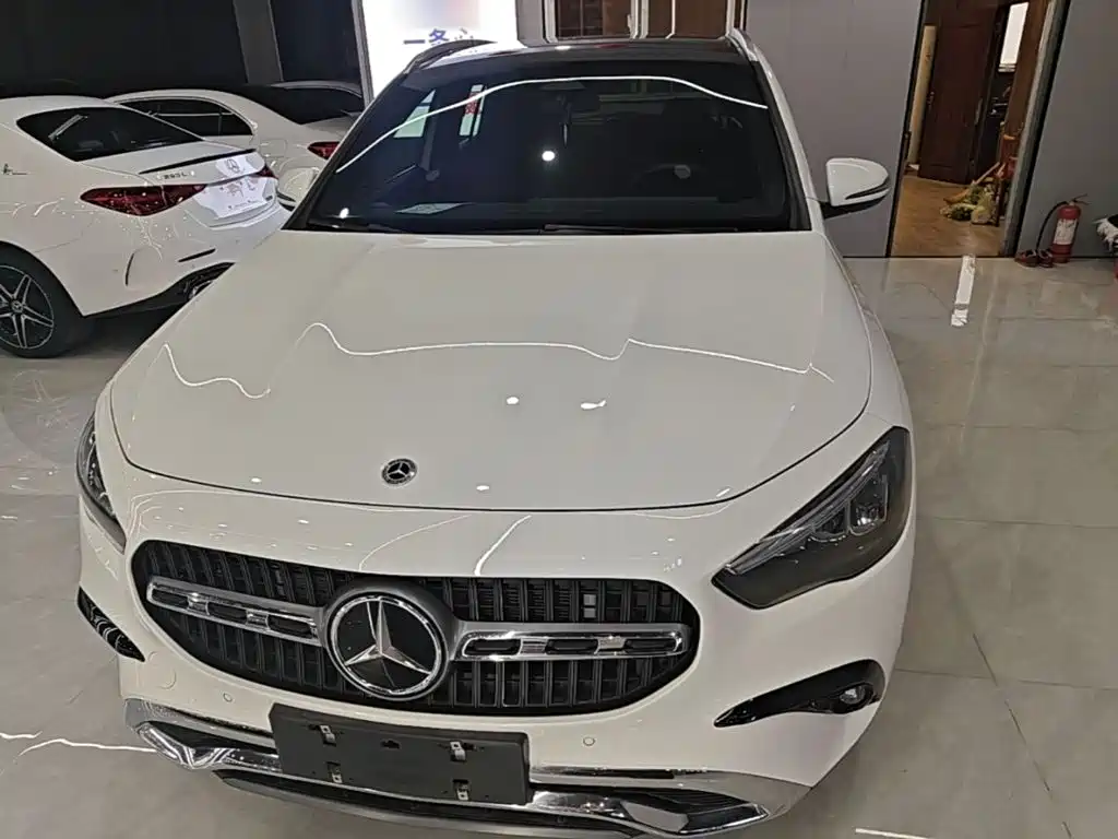 Mercedes-Benz GLA 2024