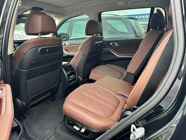 BMW X7 2023