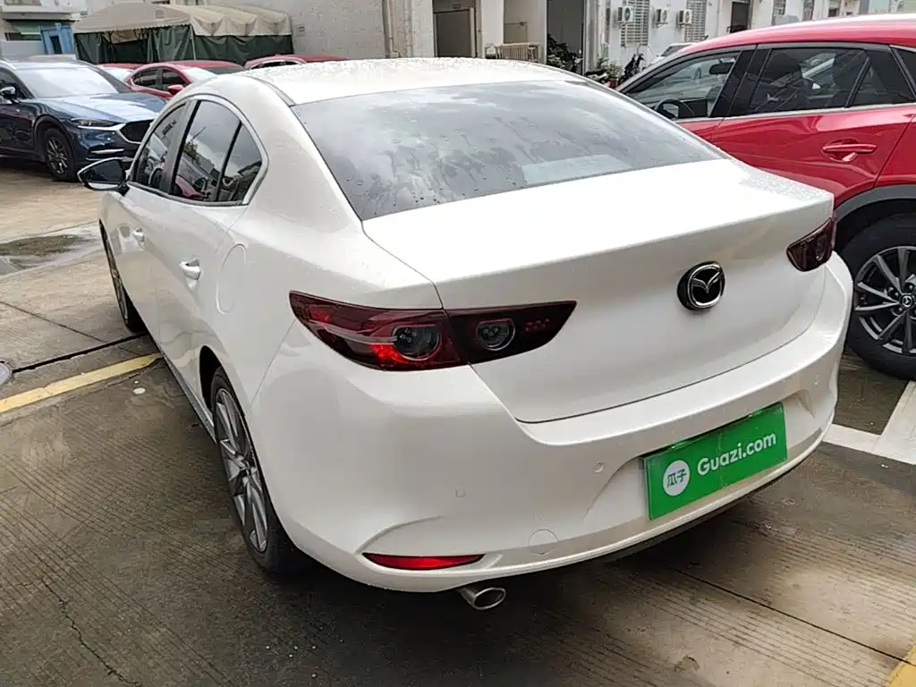 Mazda 3 Axela 2022