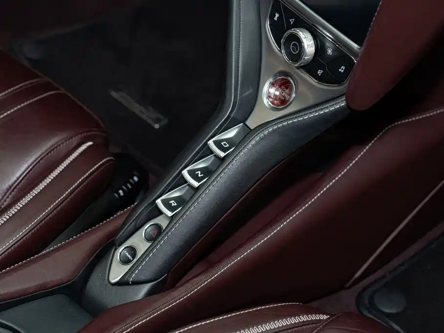 McLaren 720S 2018 — фото 16